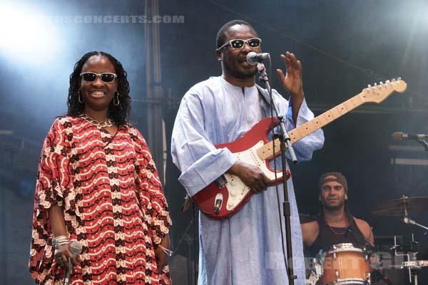 AMADOU ET MARIAM - 2005-09-09 - LA COURNEUVE - Parc Departemental - Grande Scene - 